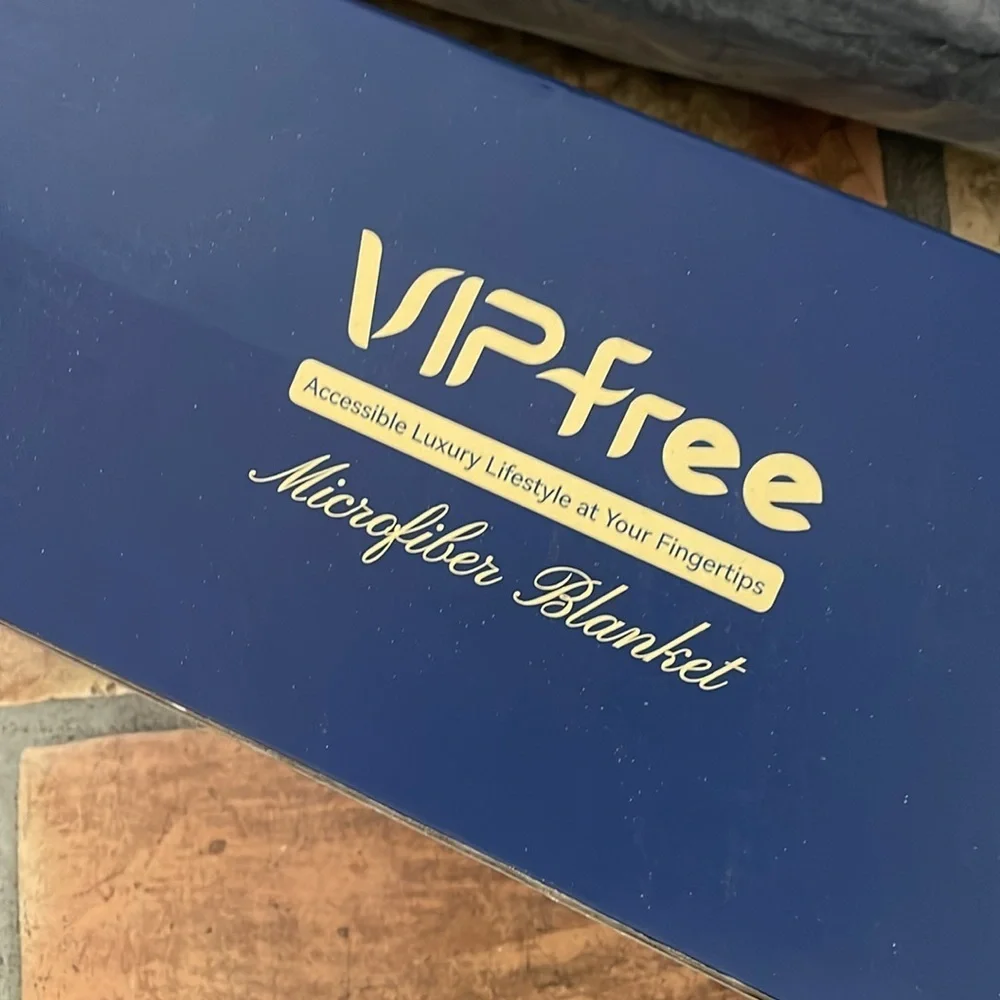 VIPFree Gray Microfiber Blanket New in Box